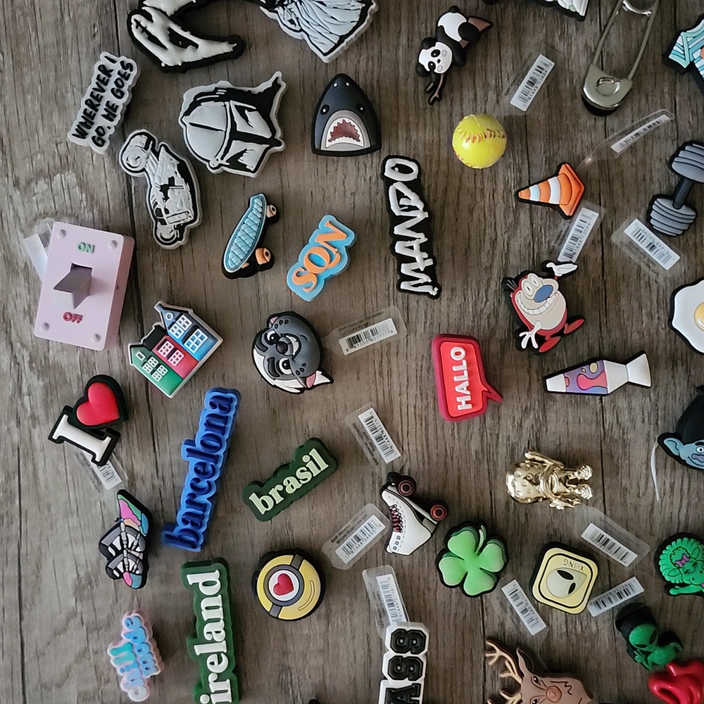 NWT❤CROCS JIBBITZ - Picture 3 of 12